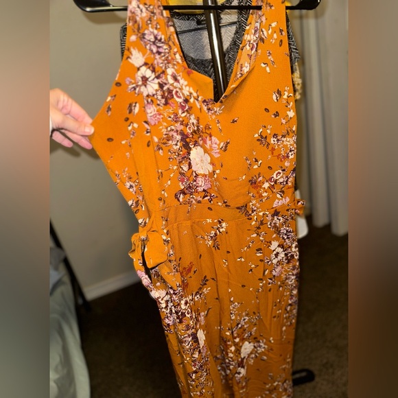 ๐ Xhilaration Mustard Floral Sleeveless Wide-Leg Jumpsuit (M) - Picture 5 of 9